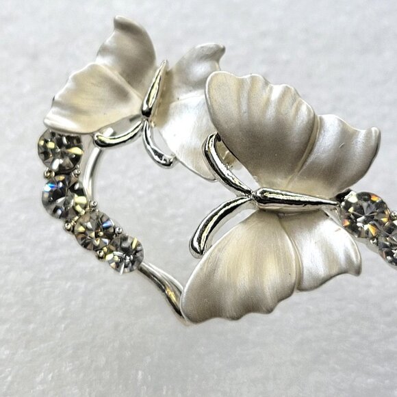 Cream White Butterfly Brooch Safety Pin Brooch - Picture 4 of 14